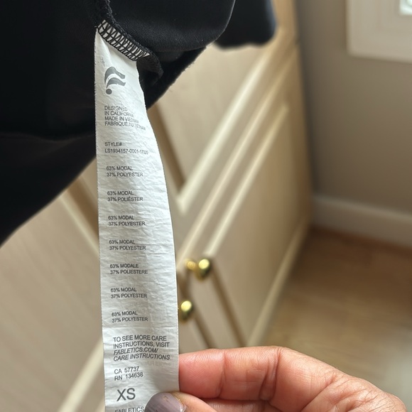 Fabletics EUC XS OVERSIZED Top - Picture 4 of 11